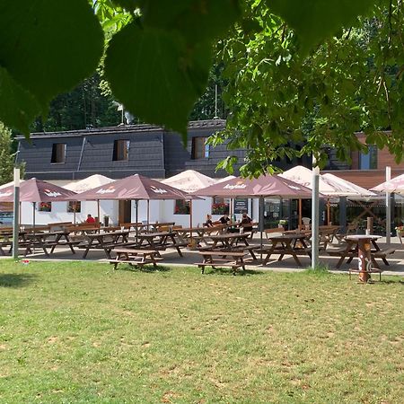 Restaurace A Penzion Bludovecek Exteriör bild