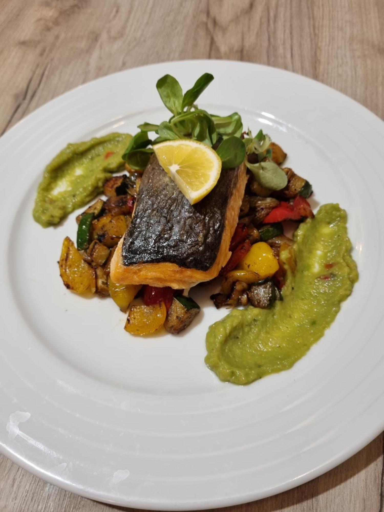 Restaurace A Penzion Bludovecek Exteriör bild