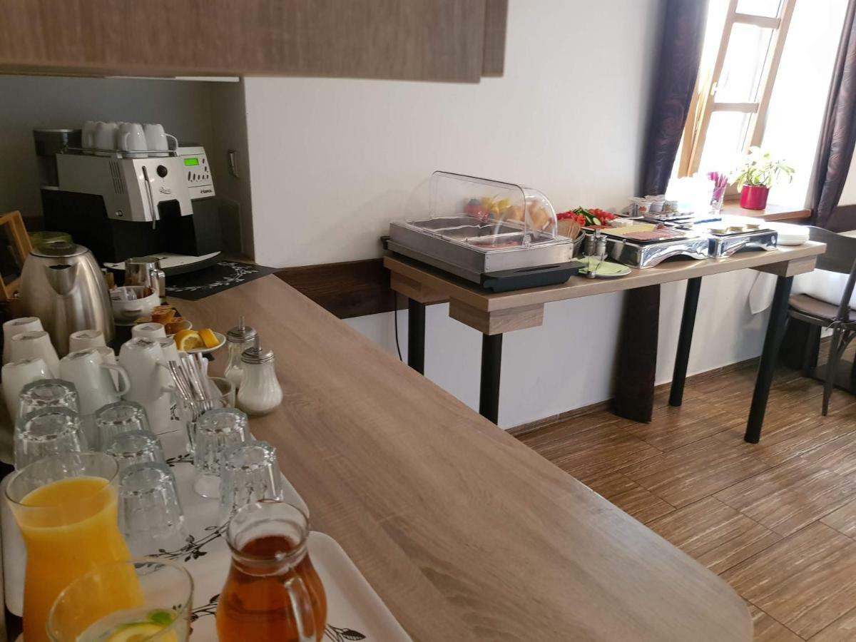 Restaurace A Penzion Bludovecek Exteriör bild
